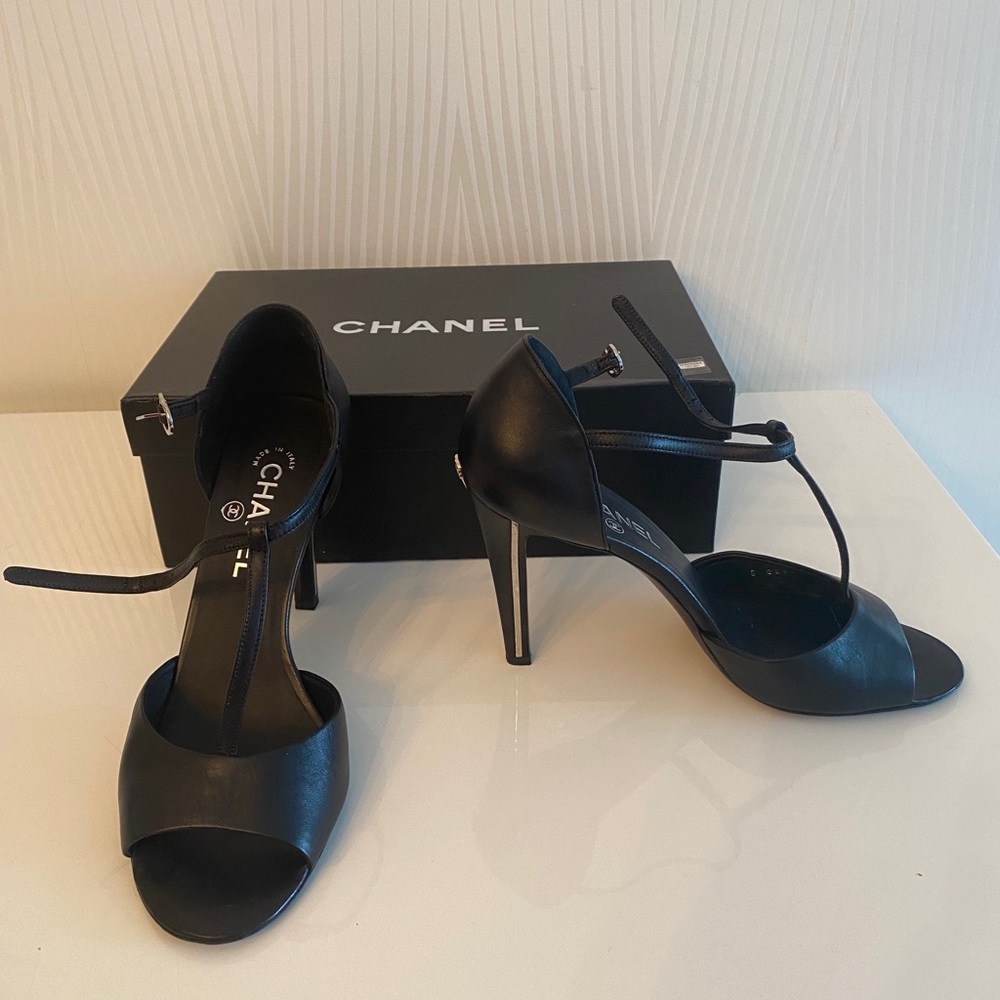 CHANEL Black Classic shoe with open toe lambskin